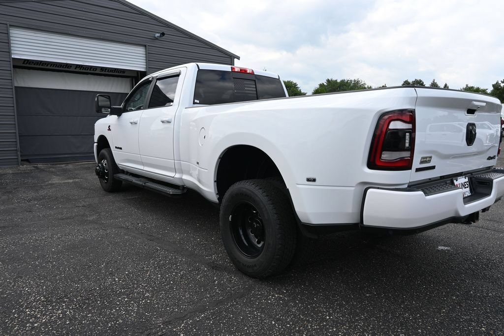 Used 2024 RAM 3500 Big Horn w/ Night Edition AWD/4WD image 17