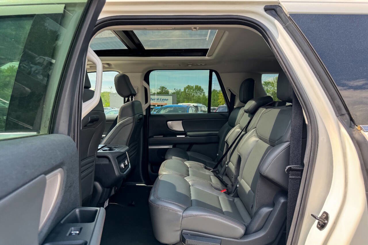 Used 2025 Ford Expedition Max Active AWD/4WD image 22