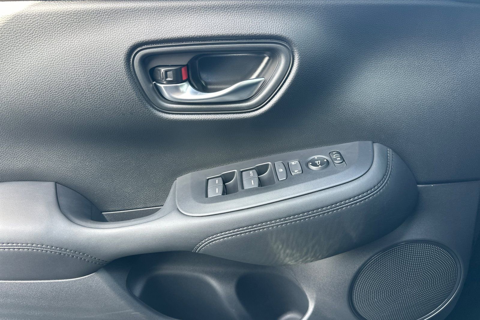 Certified 2026 Honda HR-V LX image 10