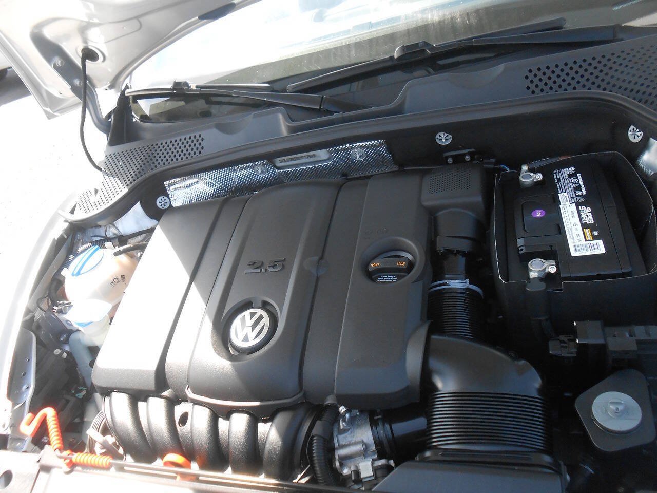 Used 2012 Volkswagen Beetle 2.5 FWD image 19