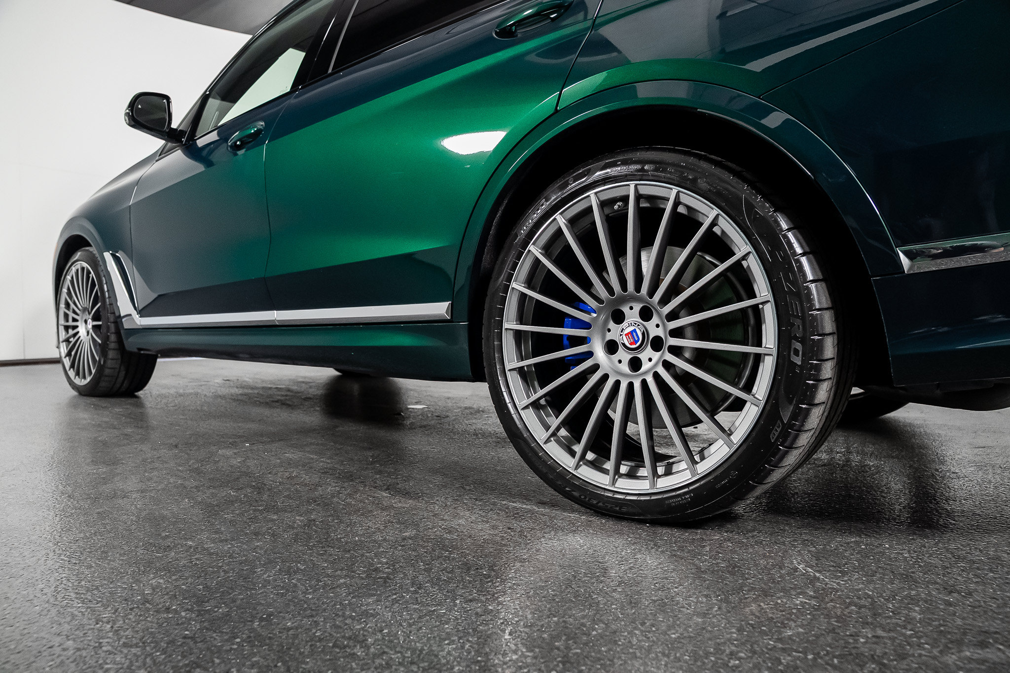 Used 2022 BMW ALPINA XB7 AWD/4WD image 21