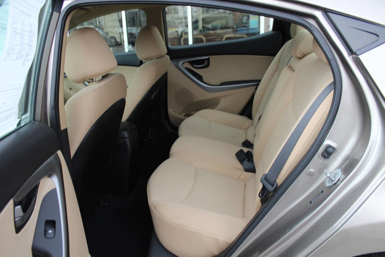 Used 2013 Hyundai Elantra GLS w/ Preferred Pkg image 12