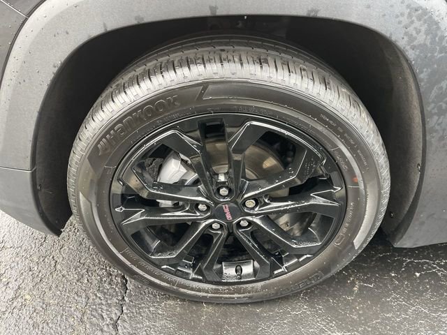 Used 2022 GMC Terrain SLE w/ Driver Convenience Package image 10