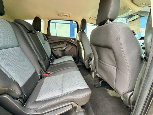 Used 2018 Ford Escape SE image 16