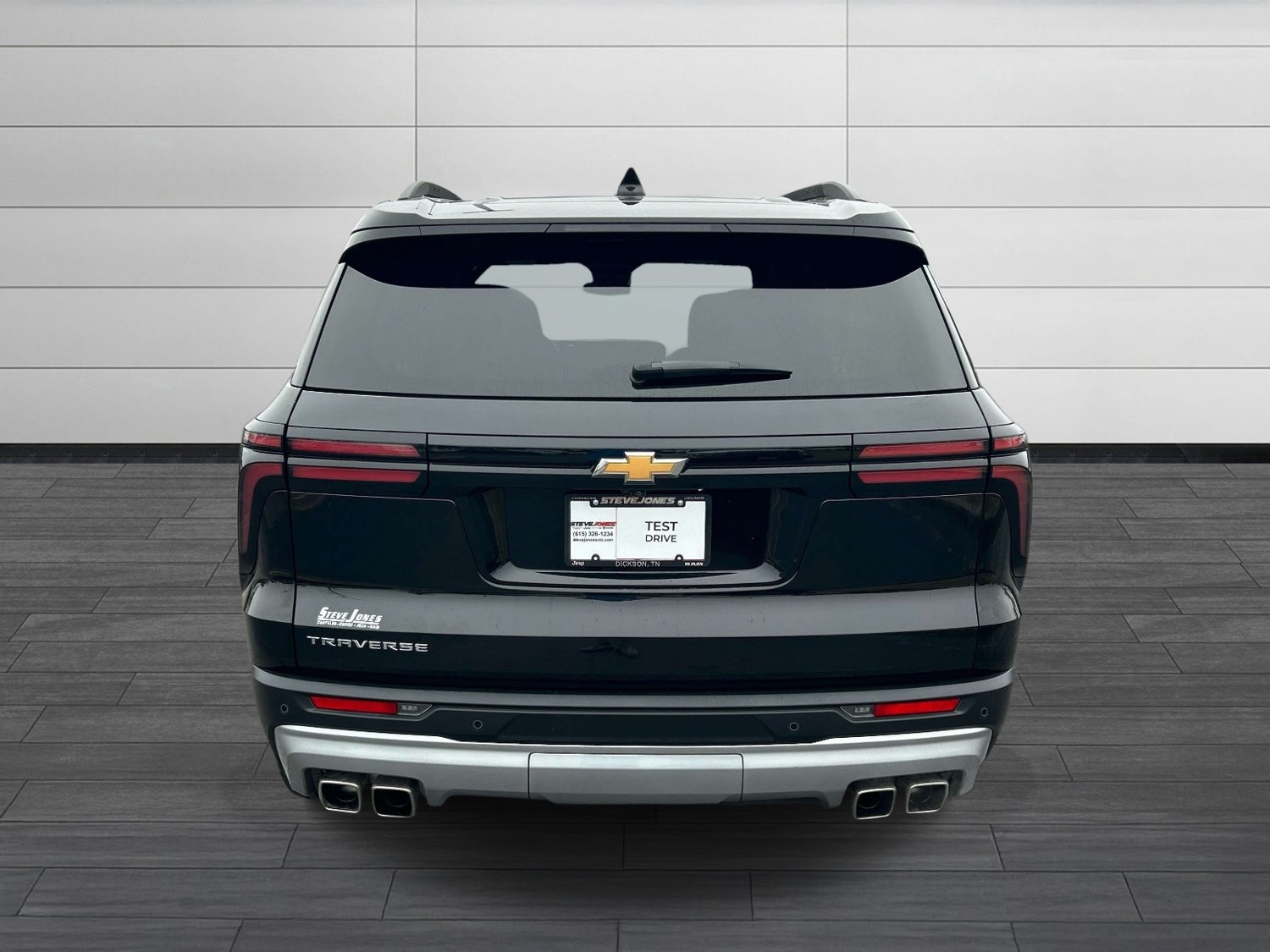 Used 2025 Chevrolet Traverse LT FWD image 5