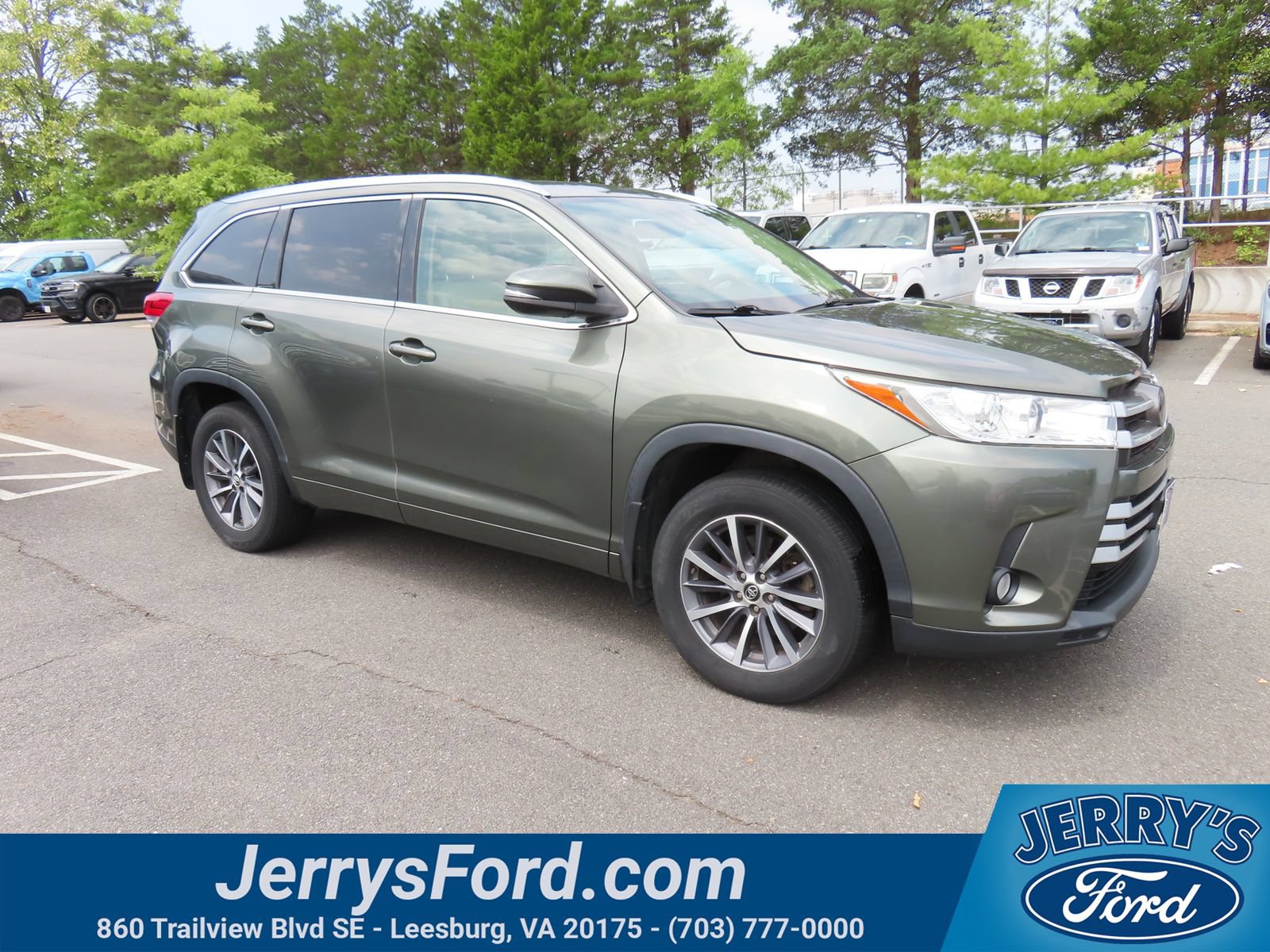 Used 2018 Toyota Highlander XLE w/ Carpet Mat Package (TMS) AWD/4WD image 1