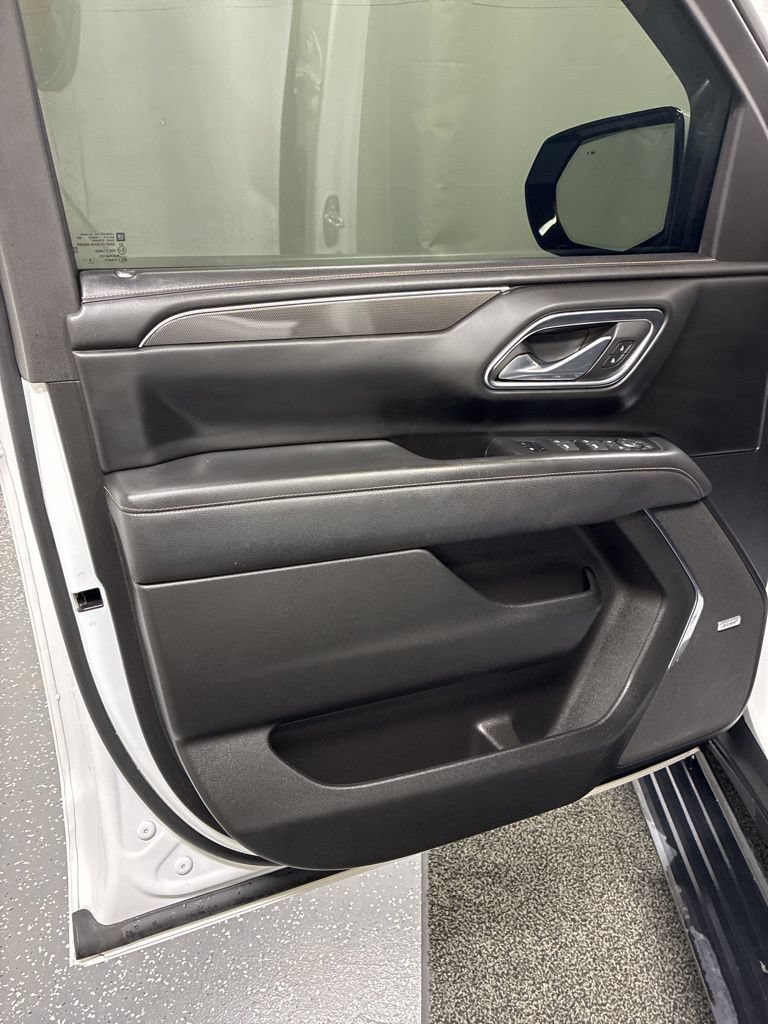 Used 2023 GMC Yukon XL AT4 w/ AT4 Premium Package AWD/4WD image 15