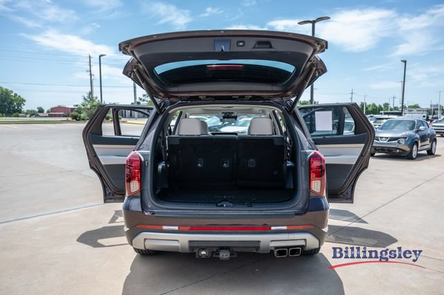 Used 2023 Hyundai Palisade Limited FWD image 17