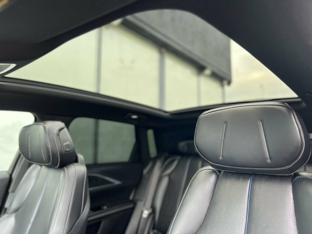 Used 2024 Cadillac Lyriq Luxury AWD/4WD image 29