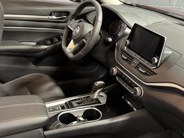 Used 2022 Nissan Altima 2.5 SV w/ SV Premium Package image 16