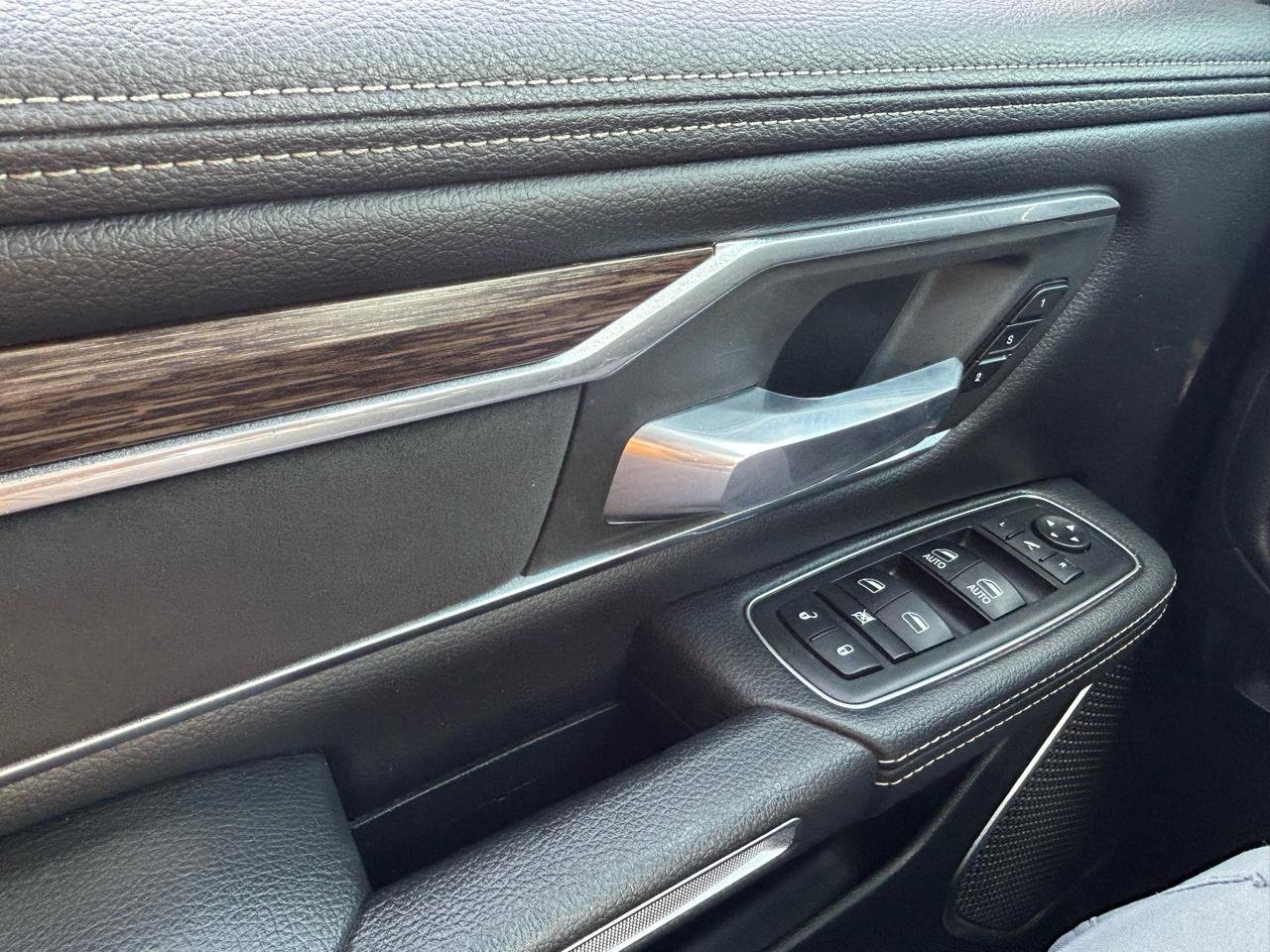 Used 2019 RAM 1500 Laramie AWD/4WD image 31