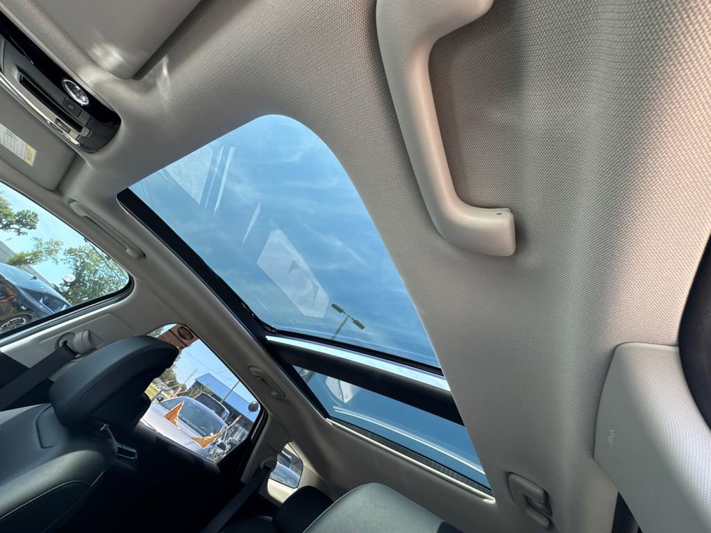 New 2024 Kia Sportage SX image 32