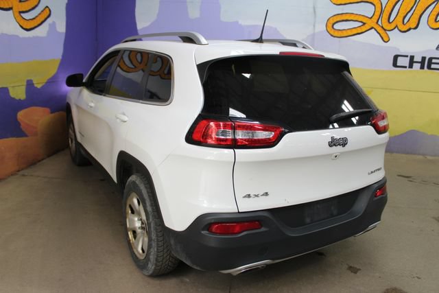 Used 2017 Jeep Cherokee Limited w/ Luxury Group AWD/4WD image 6