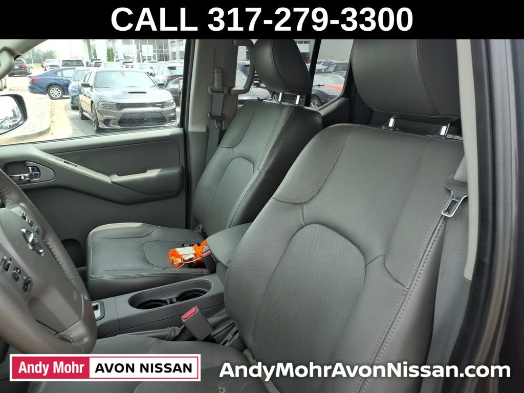 Used 2013 Nissan Frontier SL w/ Moonroof Pkg AWD/4WD image 15