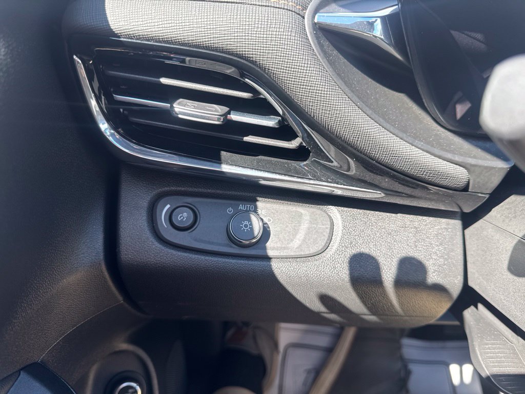 Used 2026 Buick Envista Avenir FWD image 28