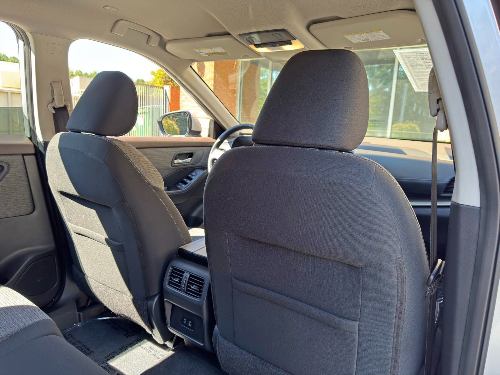 Used 2022 Nissan Rogue SV FWD image 31
