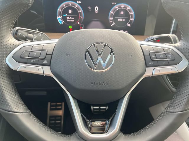New 2026 Volkswagen Tiguan SEL R-Line AWD/4WD image 17