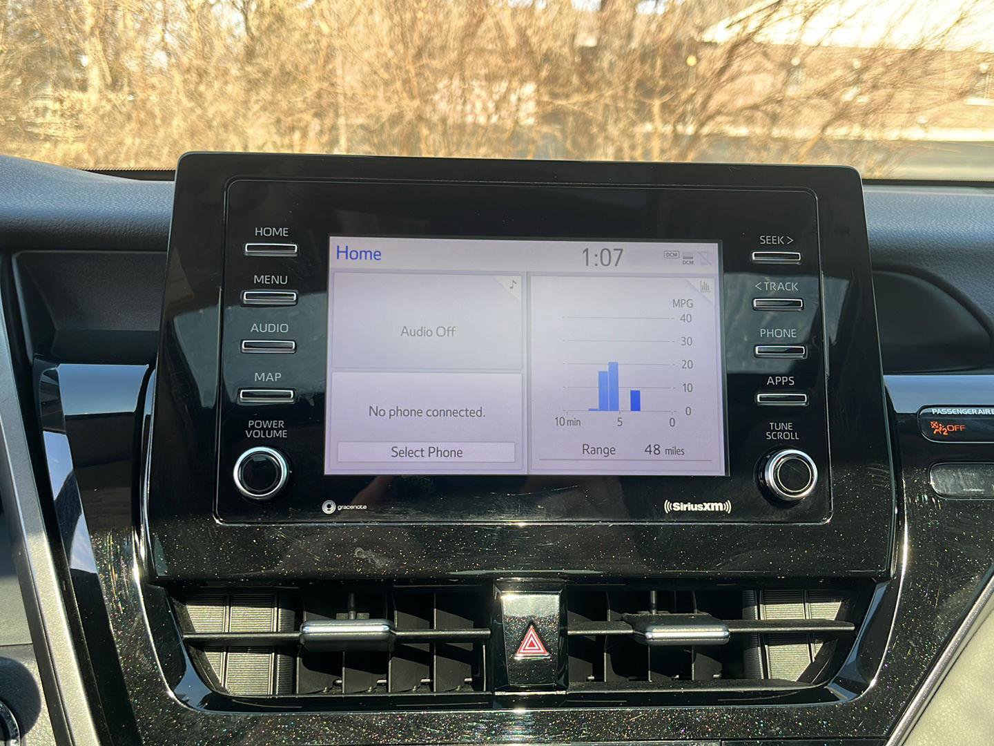 Used 2021 Toyota Camry SE w/ Cold Weather Package image 16