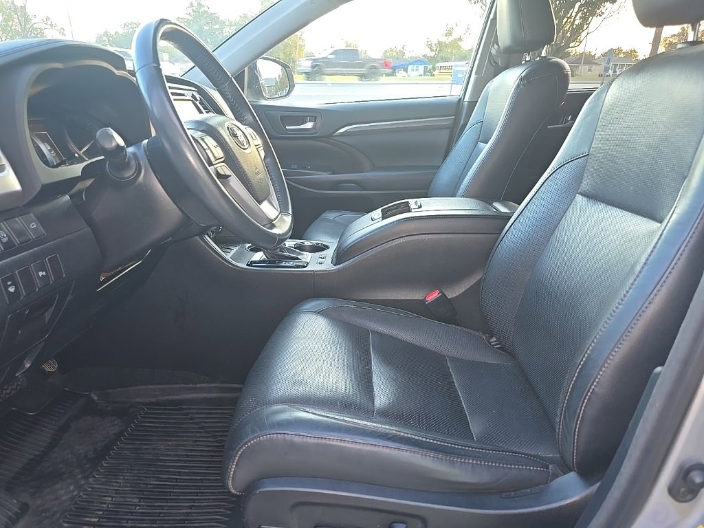 Used 2018 Toyota Highlander Limited image 9