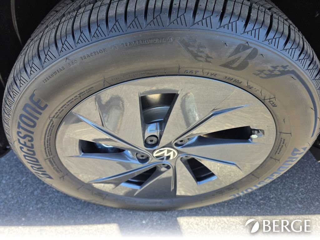 New 2026 Volkswagen Taos S FWD image 11