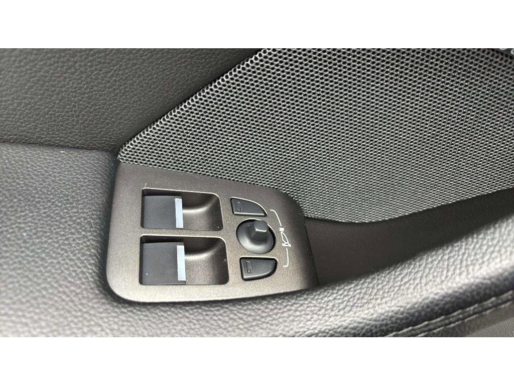 Used 2016 Jaguar F-TYPE Convertible image 27