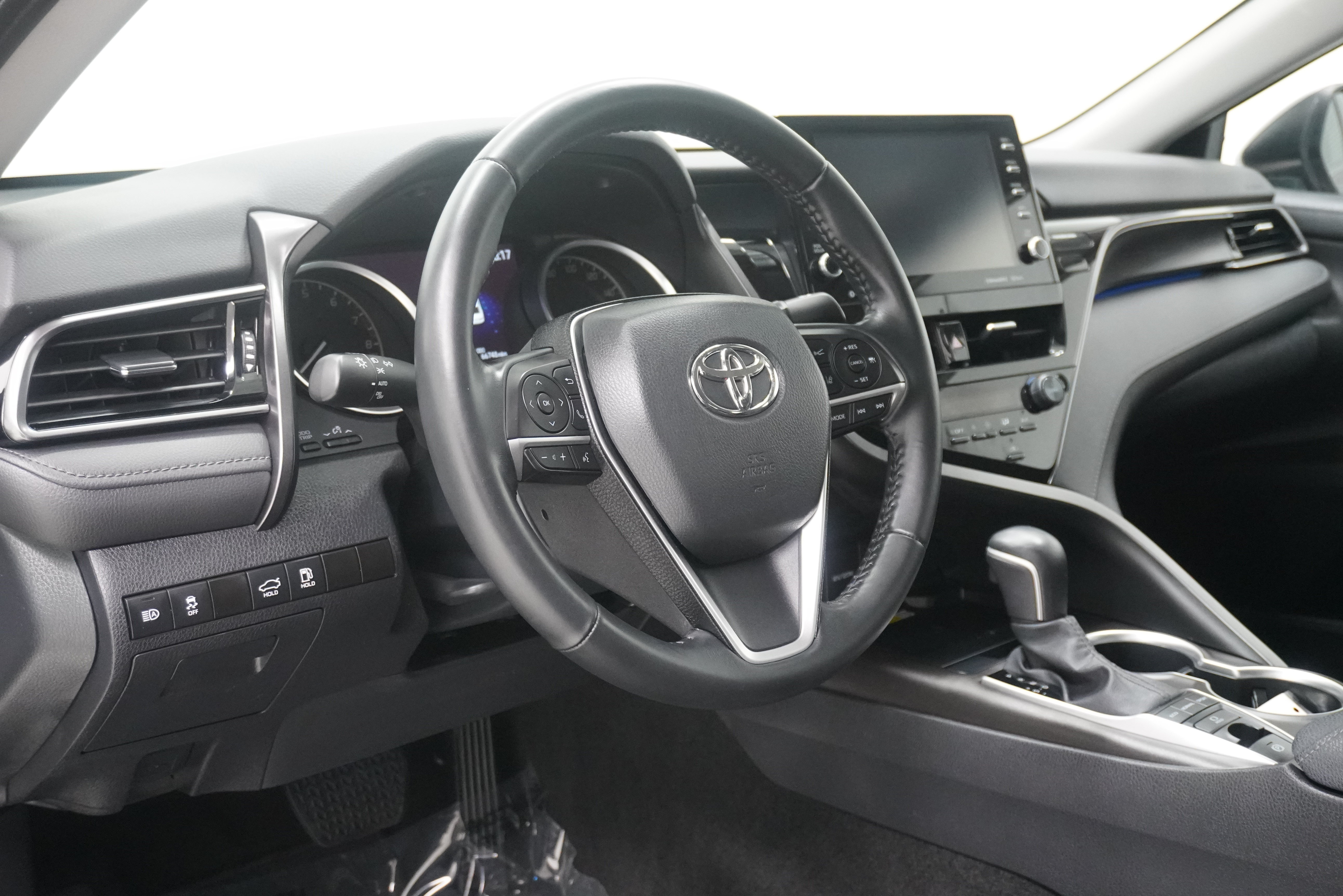 Used 2023 Toyota Camry XLE FWD image 10