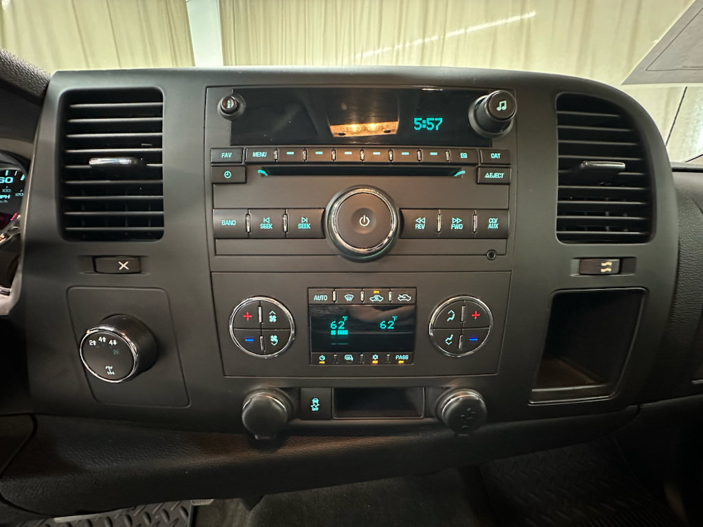 Used 2012 Chevrolet Silverado 2500 LT w/ Z71 Appearance Package AWD/4WD image 27