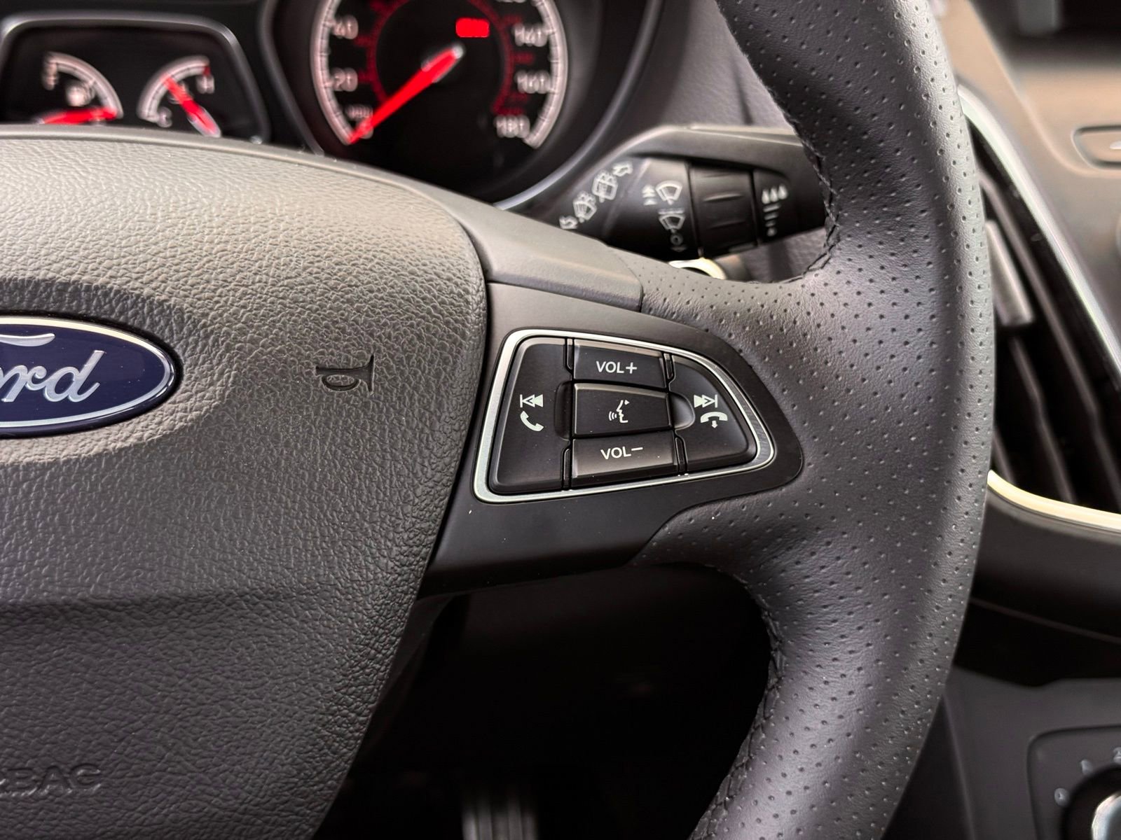 Used 2018 Ford Focus ST image 36