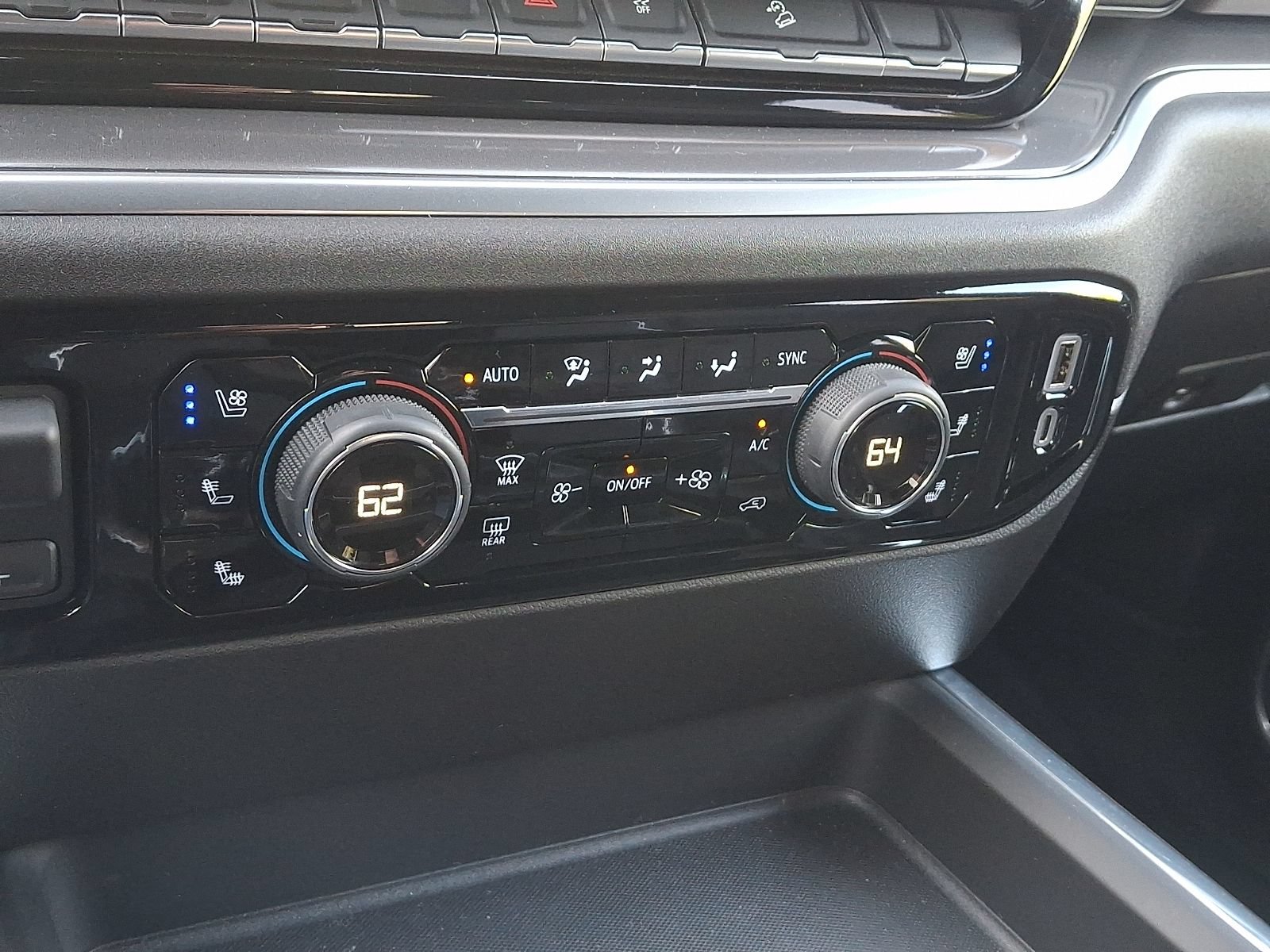 Used 2025 Chevrolet Silverado 2500 High Country w/ High Country Premium Package AWD/4WD image 16