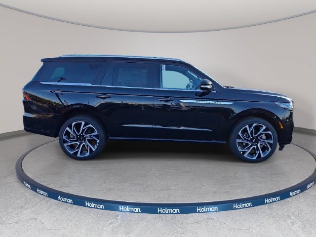 New 2027 Lincoln Navigator Reserve AWD/4WD image 4