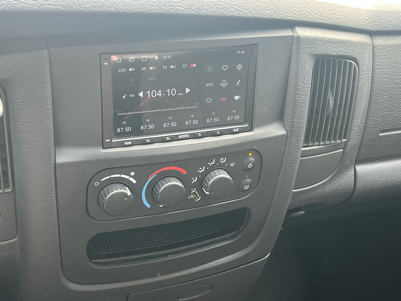 Used 2004 Dodge Ram 3500 Truck SLT w/ Trailer Tow Group image 67