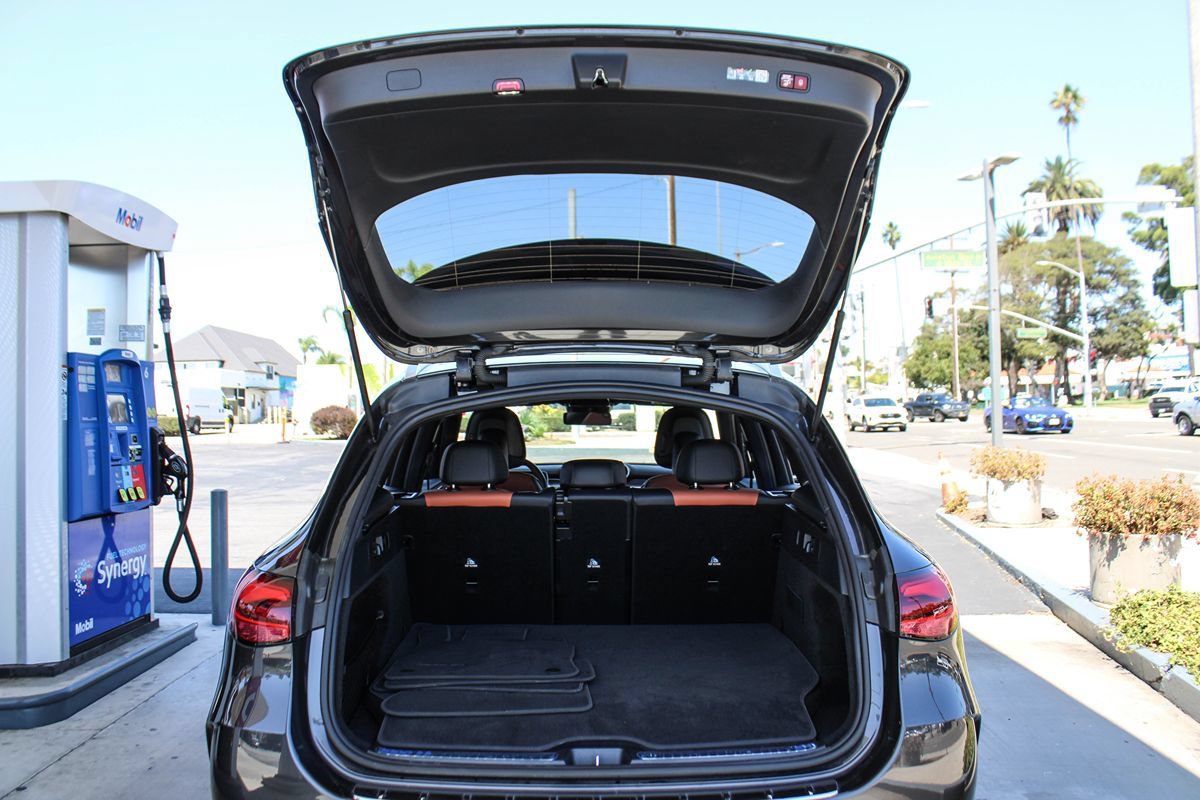 Used 2025 Mercedes-Benz GLC 350e 4MATIC image 26