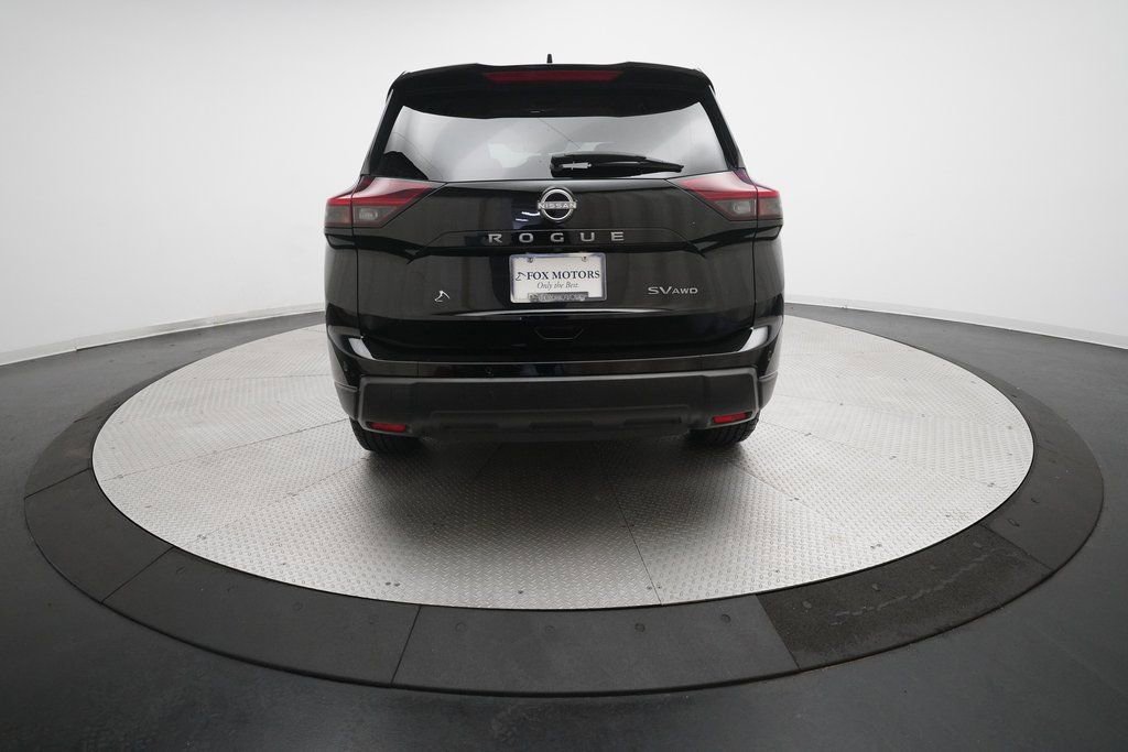 Used 2024 Nissan Rogue SV image 26