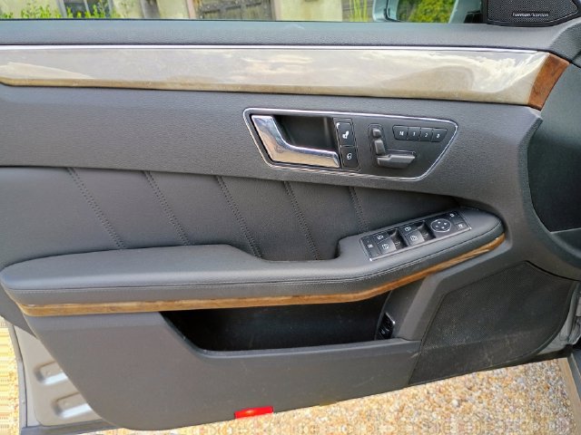 Used 2010 Mercedes-Benz E 350 Sedan image 25