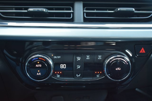 Used 2025 Chevrolet Trax LT w/ LT Convenience Package image 26