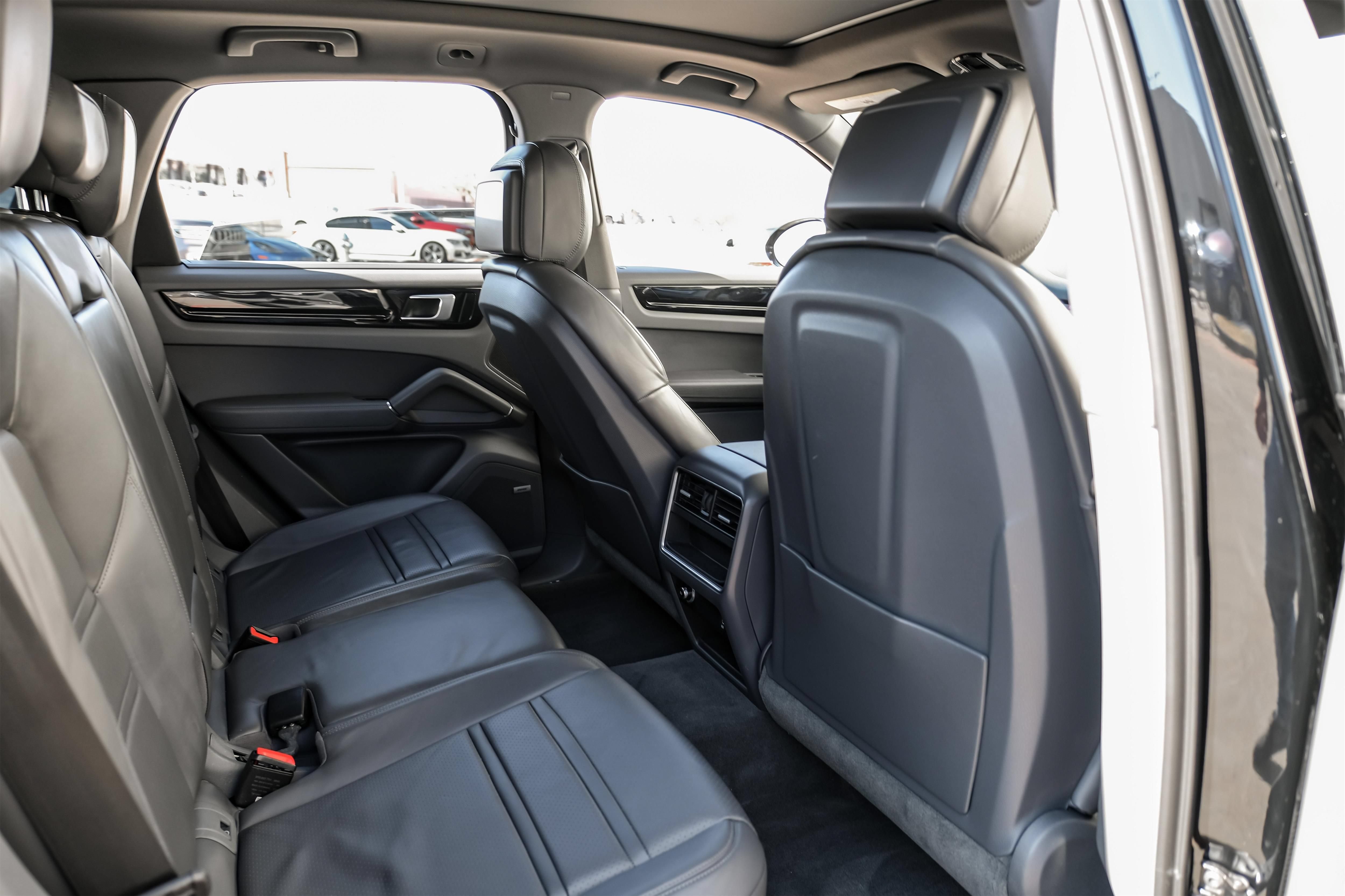 Used 2019 Porsche Cayenne AWD/4WD image 37