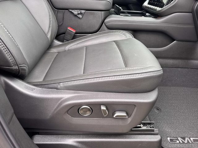 Used 2026 GMC Yukon XL Denali w/ Sun & Power Step Package RWD image 16