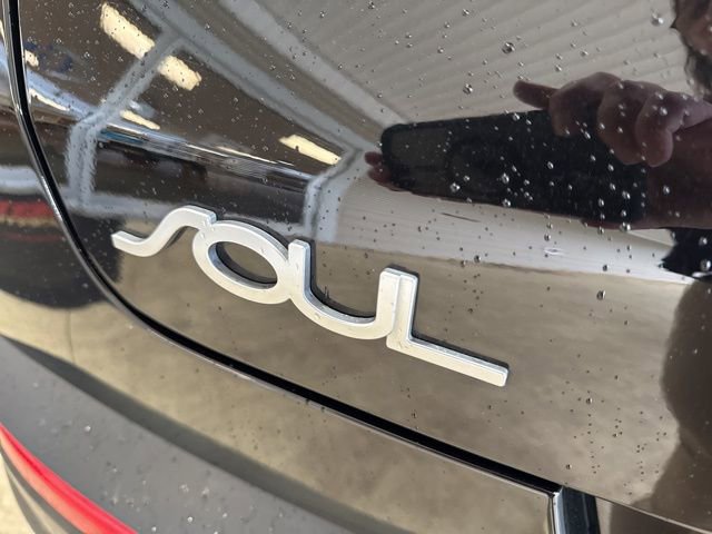 Used 2022 Kia Soul LX image 31