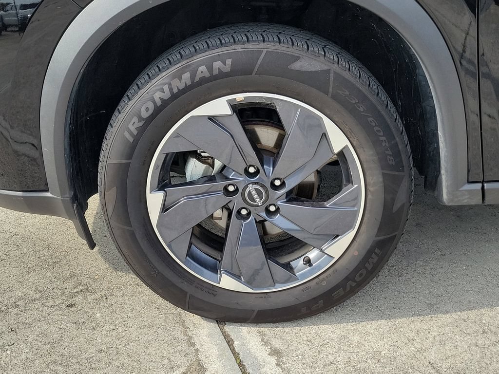 Certified 2025 Nissan Rogue SV FWD image 13