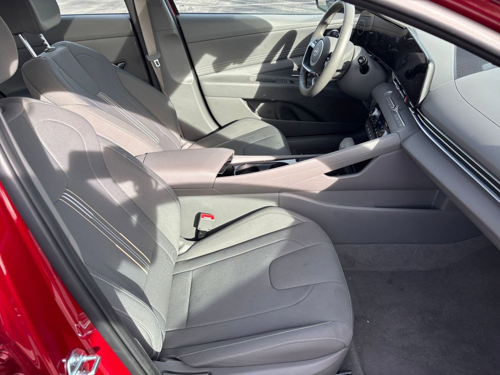Used 2025 Hyundai Elantra SEL FWD image 37