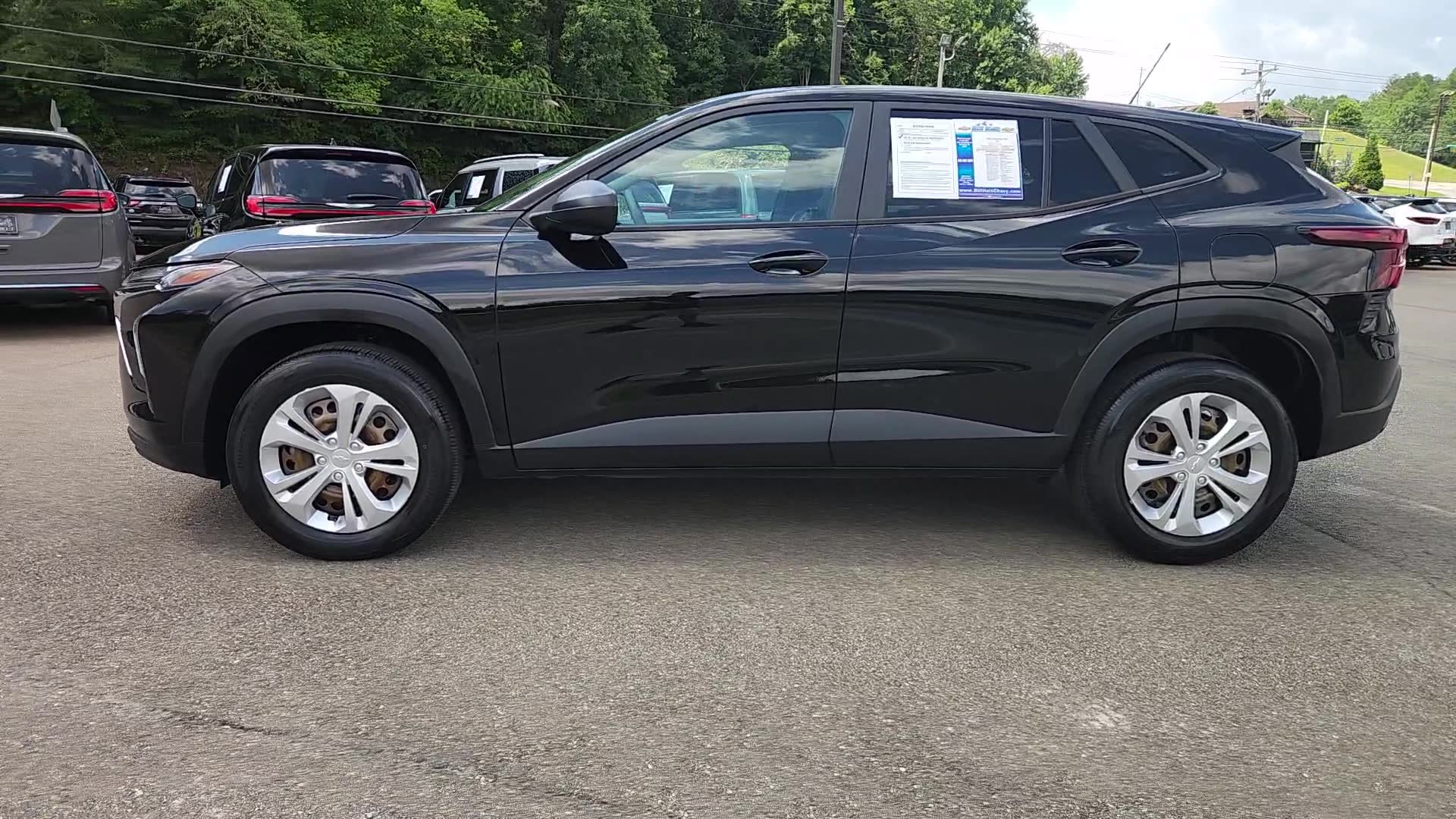 Used 2024 Chevrolet Trax LS w/ Driver Confidence Package FWD image 16