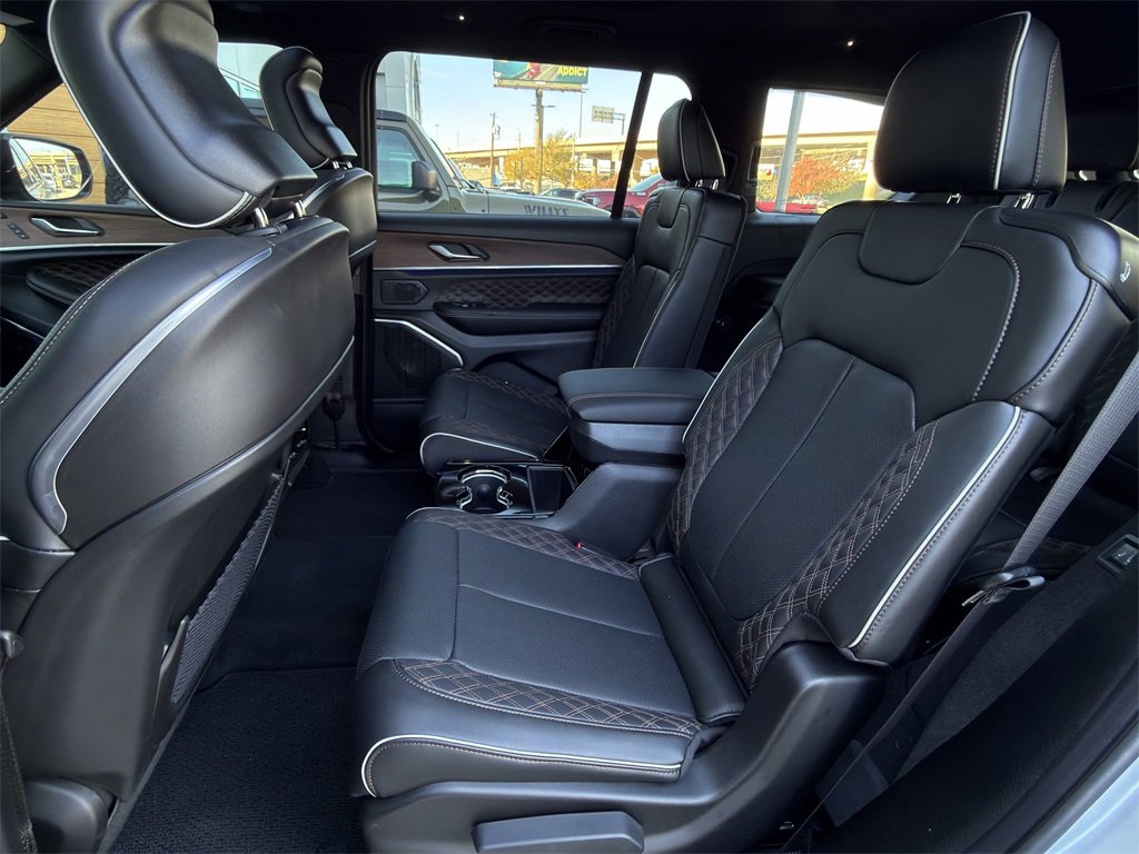 New 2025 Jeep Grand Cherokee L Summit w/ Obsidian Package image 21