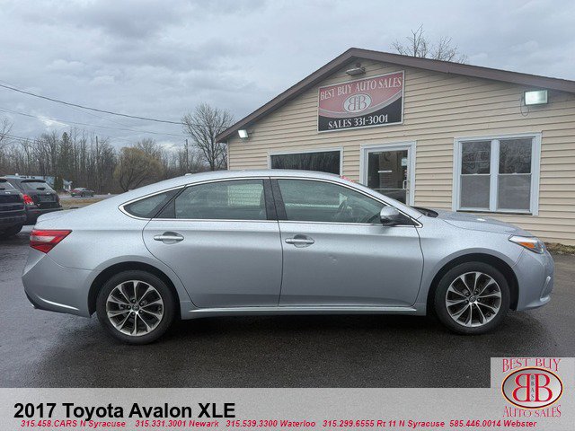 Used 2017 Toyota Avalon XLE FWD image 2