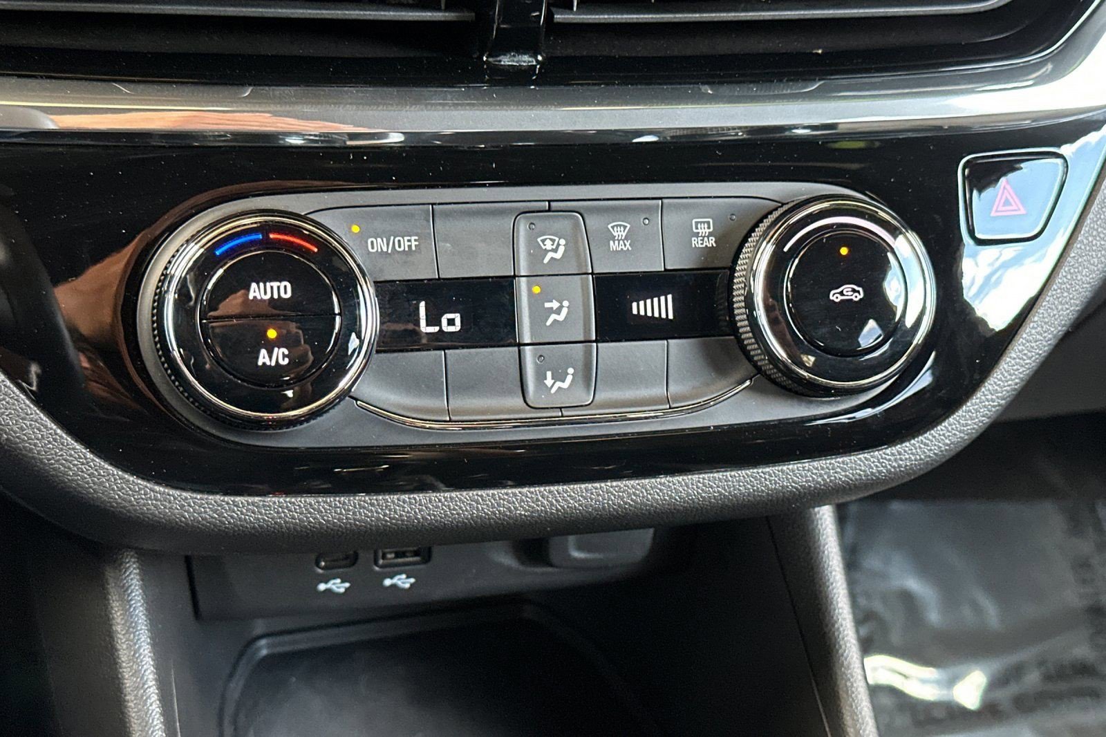 Used 2025 Buick Envista Sport Touring FWD image 20
