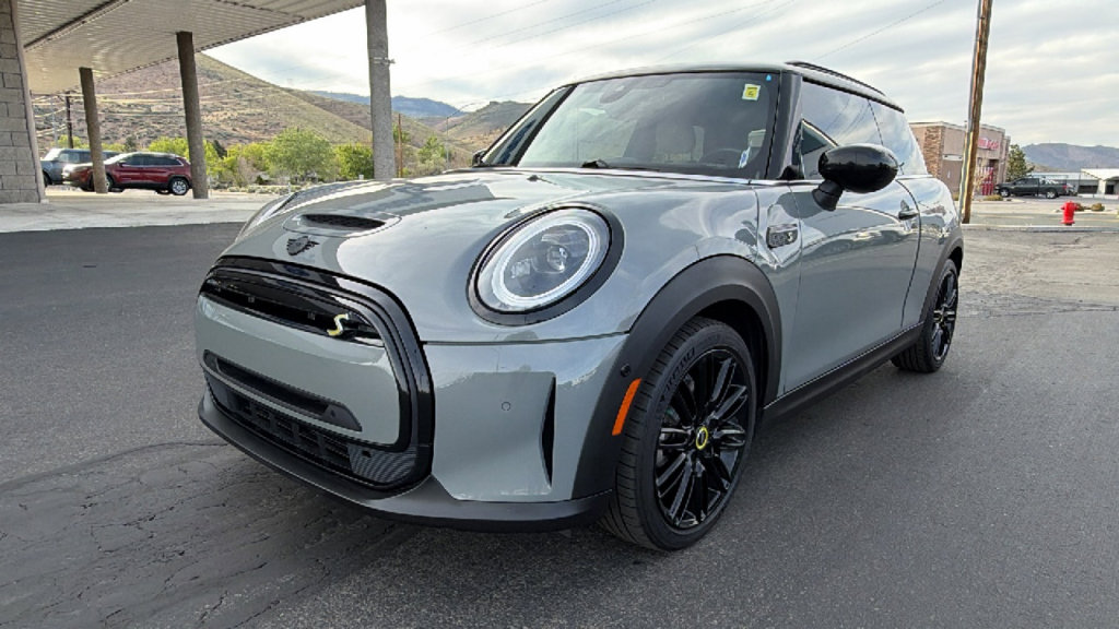 Used 2022 MINI Cooper SE FWD image 7