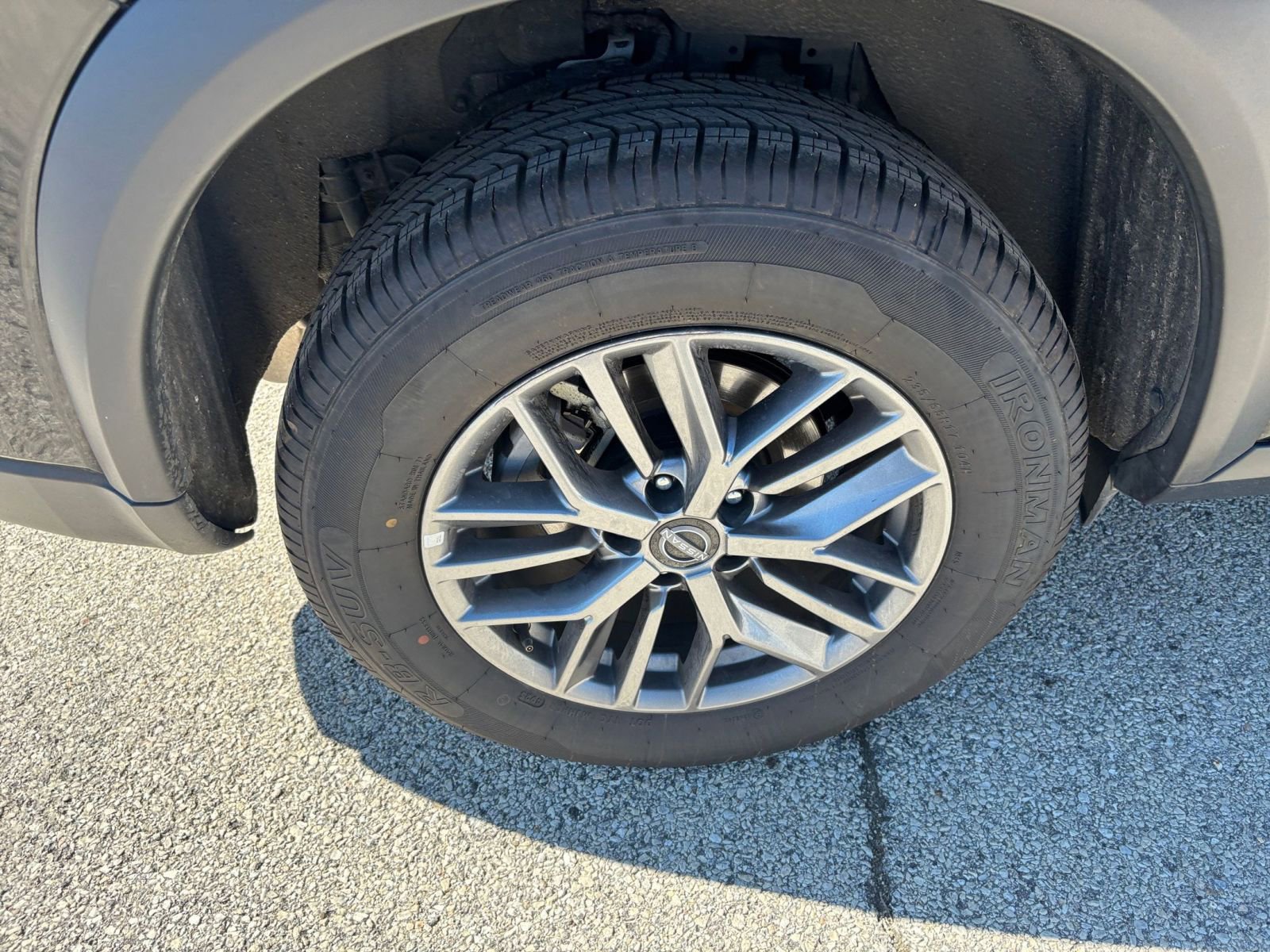 Used 2024 Nissan Rogue S AWD/4WD image 29
