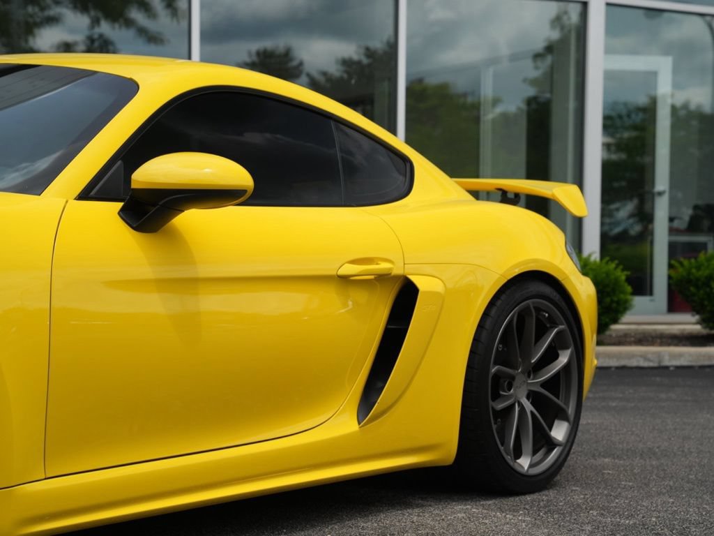 Used 2020 Porsche 718 Cayman GT4 RWD image 3