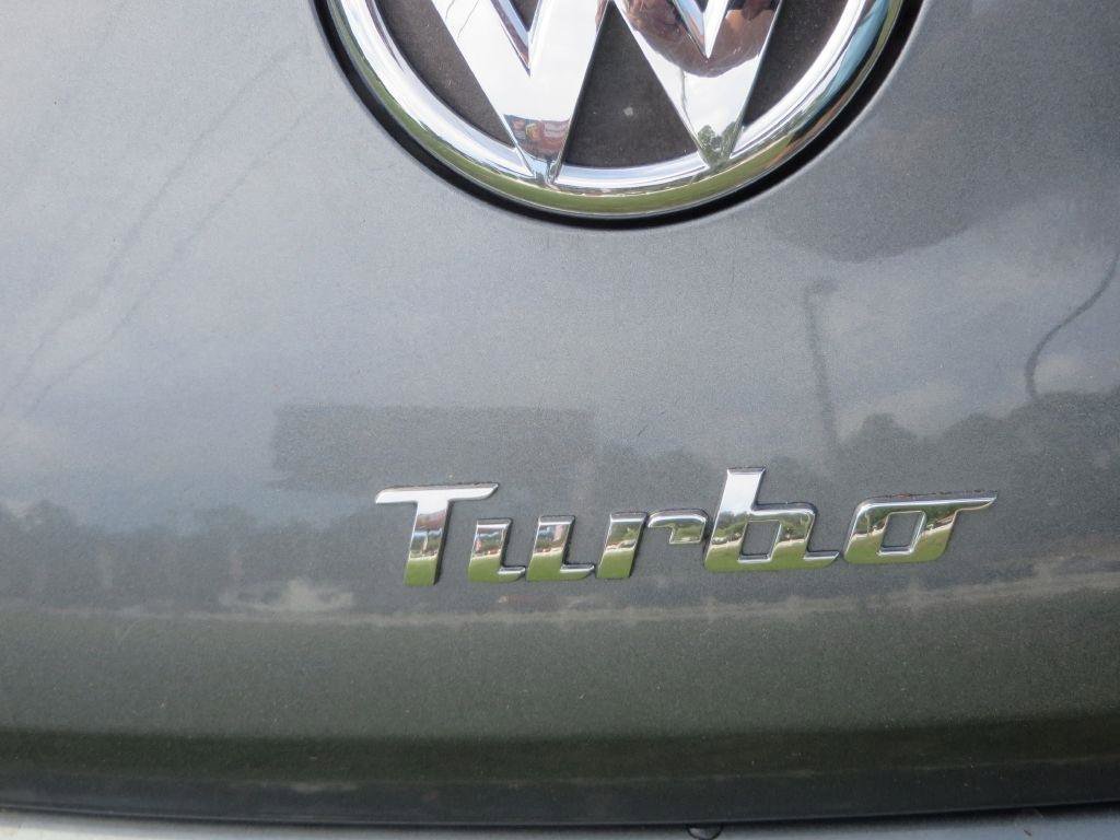 Used 2012 Volkswagen Beetle Turbo FWD image 9