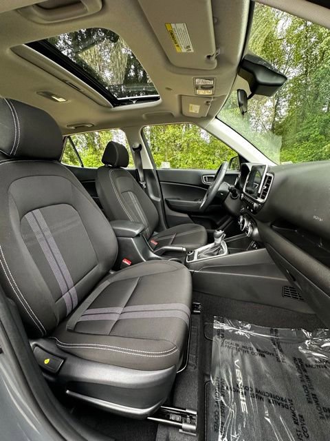 Certified 2025 Hyundai Venue SEL FWD image 20