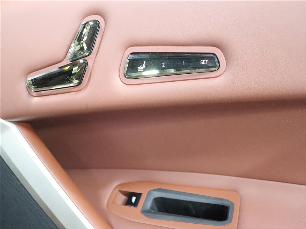 Used 2023 BMW iX M60 w/ Executive Package AWD/4WD image 38